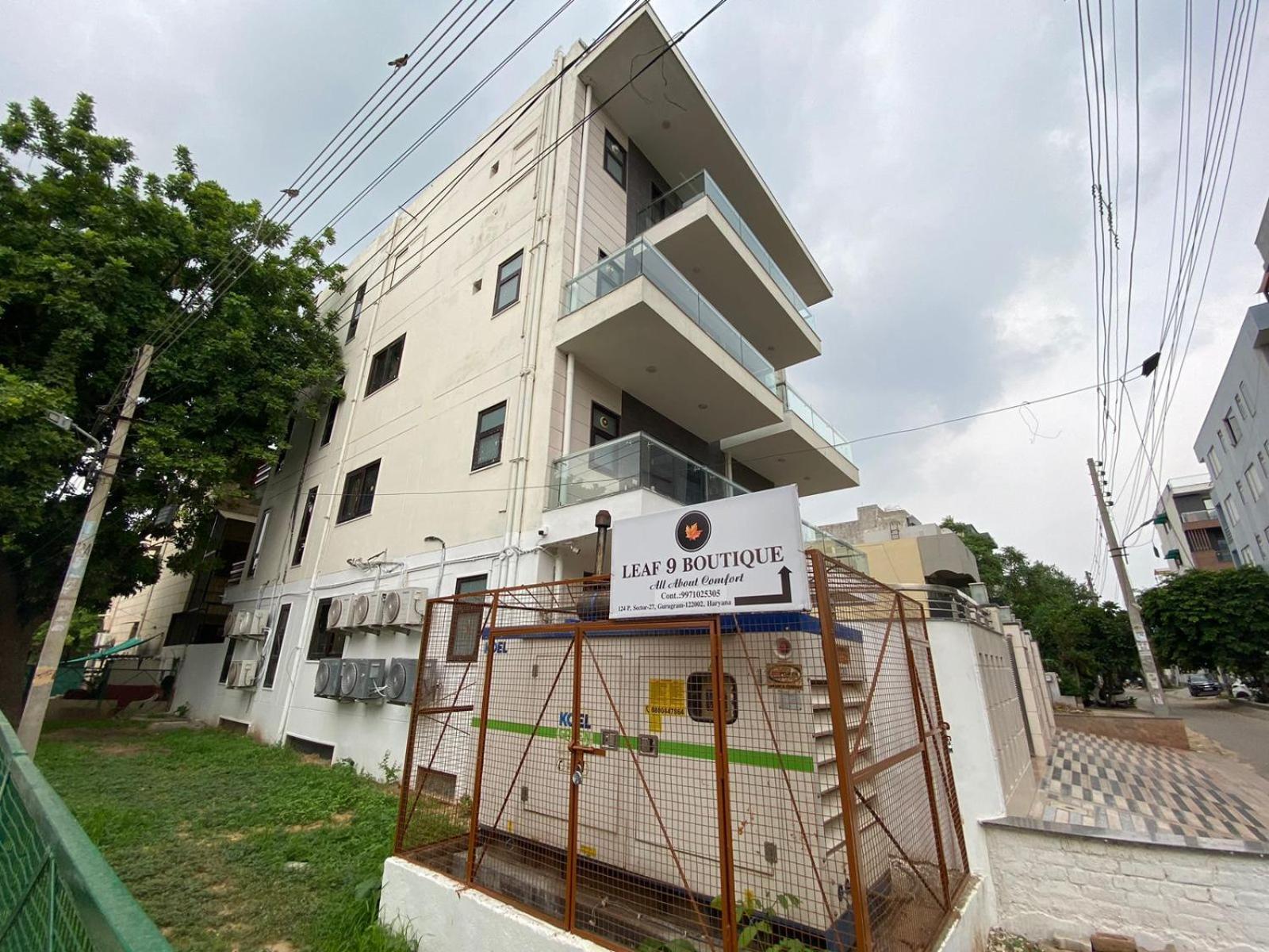 Hotel Leaf 9 Boutique, Near Golf Course Road And Galleria Market 구르가온 외부 사진