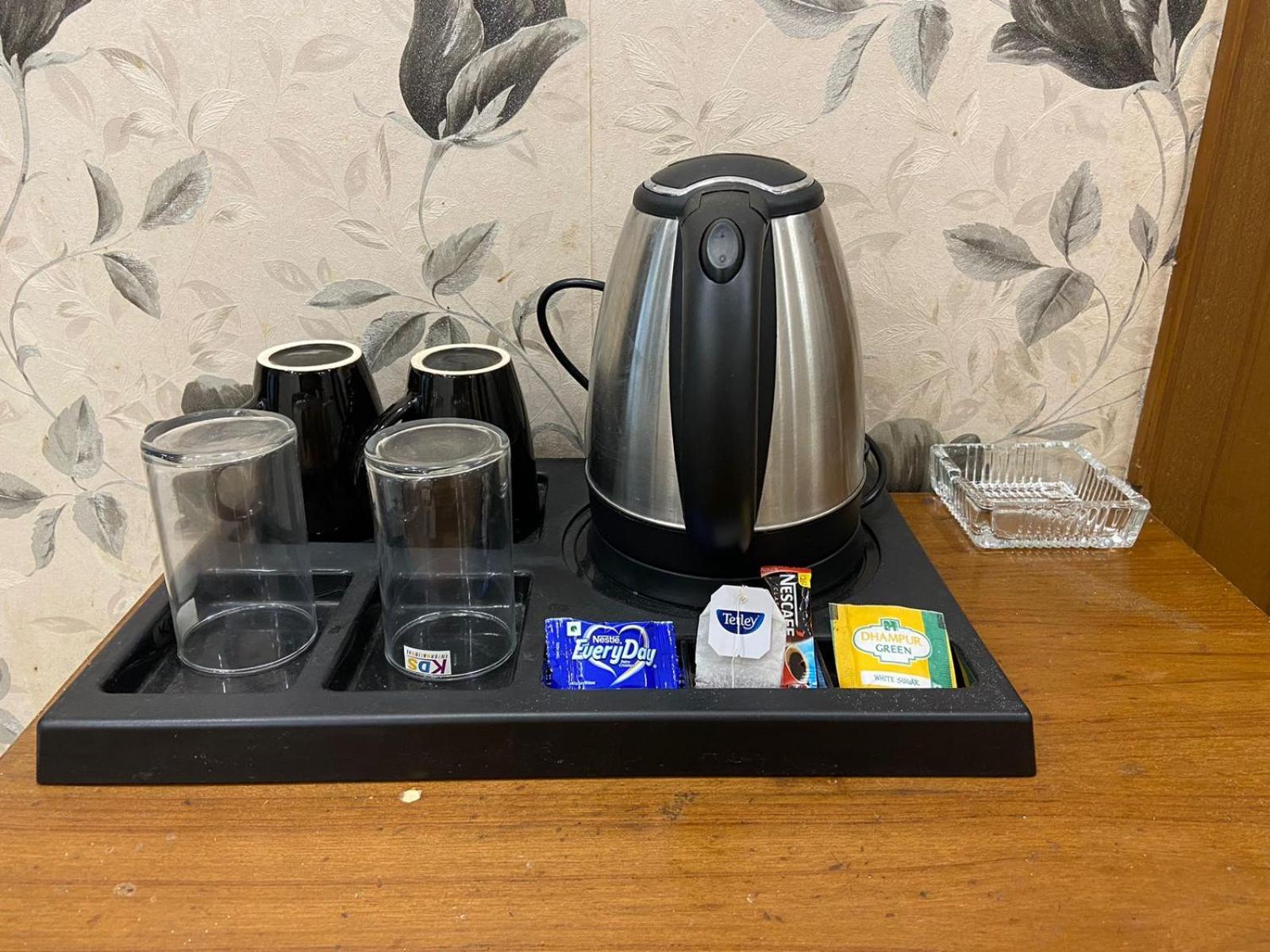Hotel Leaf 9 Boutique, Near Golf Course Road And Galleria Market 구르가온 외부 사진