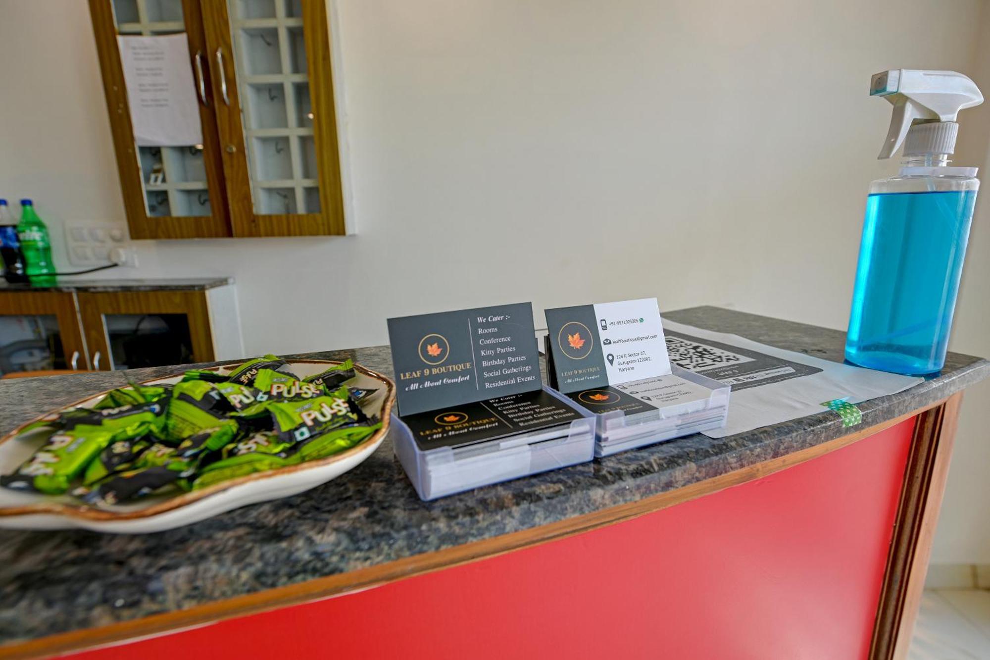 Hotel Leaf 9 Boutique, Near Golf Course Road And Galleria Market 구르가온 외부 사진