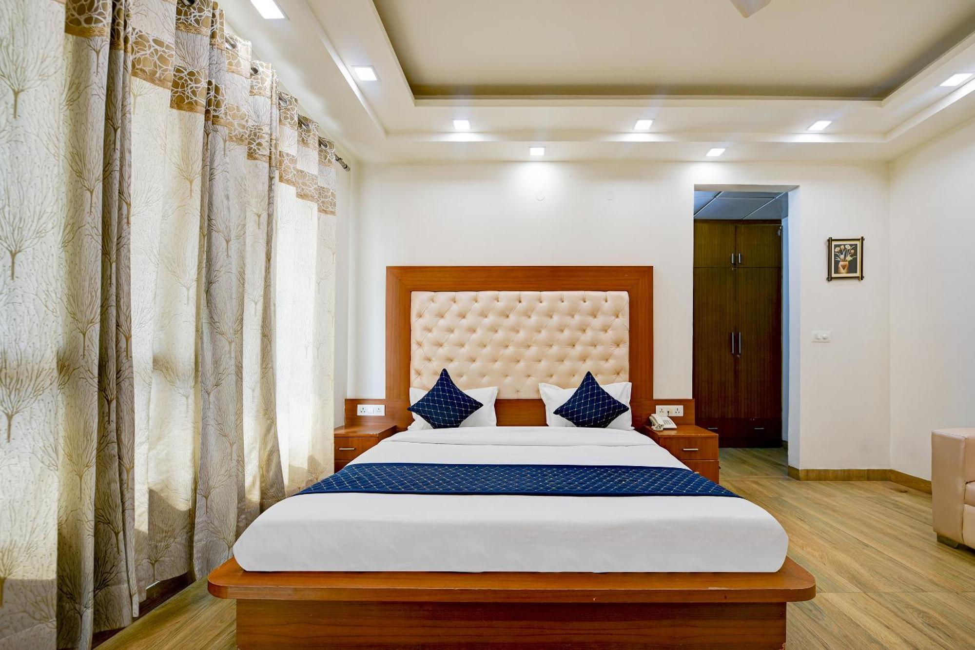 Hotel Leaf 9 Boutique, Near Golf Course Road And Galleria Market 구르가온 외부 사진