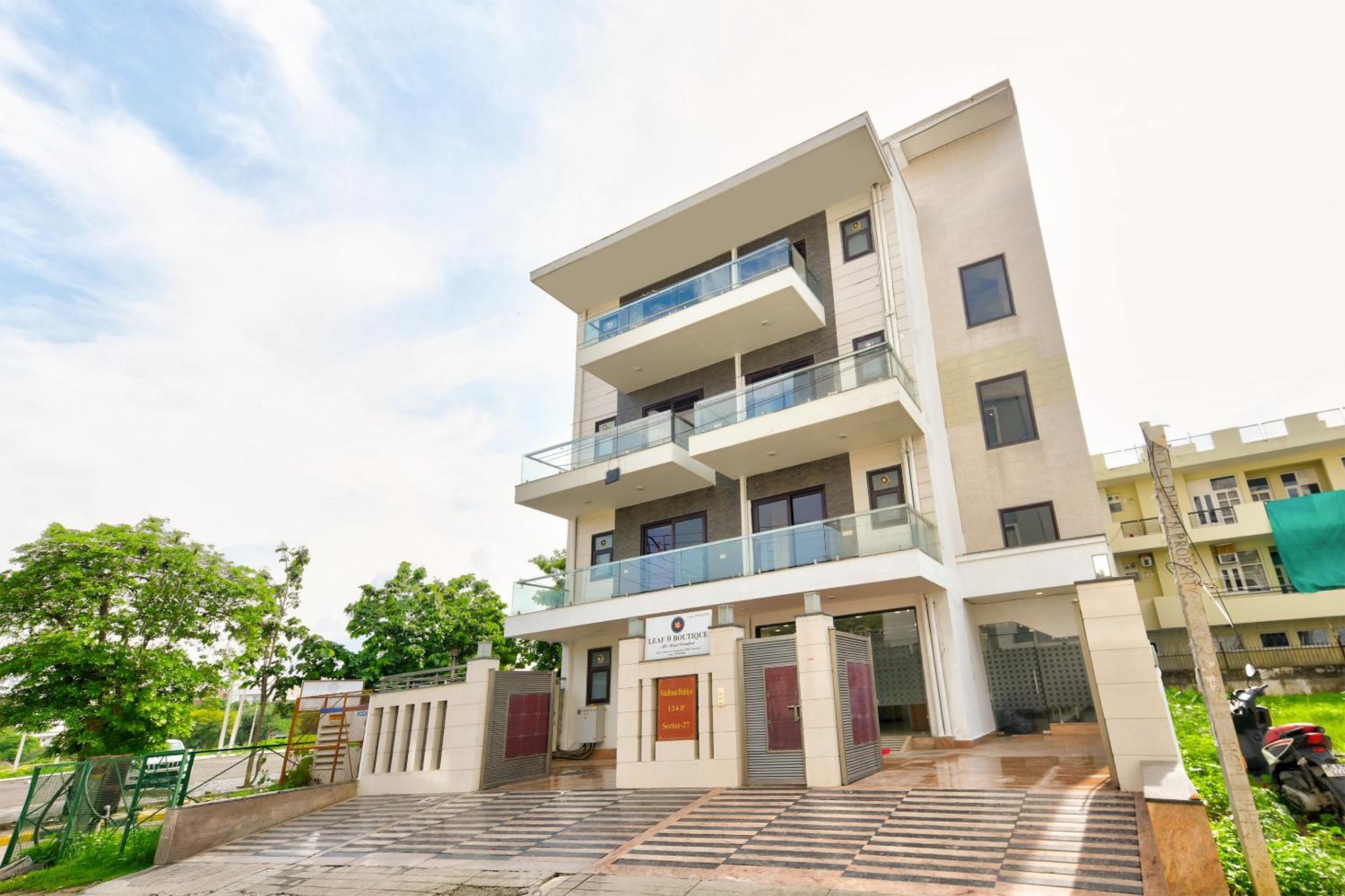 Hotel Leaf 9 Boutique, Near Golf Course Road And Galleria Market 구르가온 외부 사진