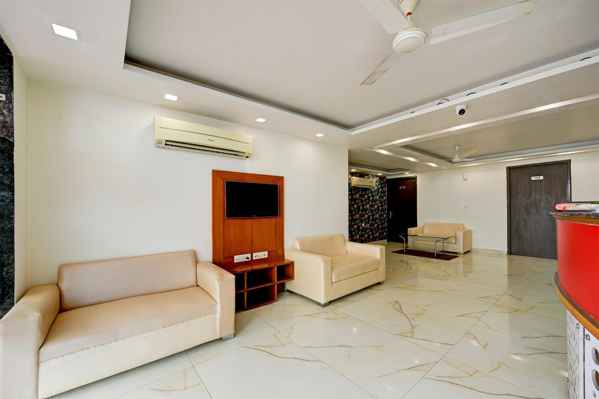 Hotel Leaf 9 Boutique, Near Golf Course Road And Galleria Market 구르가온 외부 사진