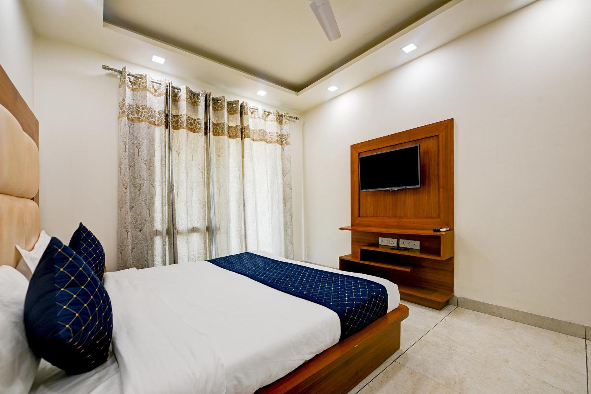 Hotel Leaf 9 Boutique, Near Golf Course Road And Galleria Market 구르가온 외부 사진