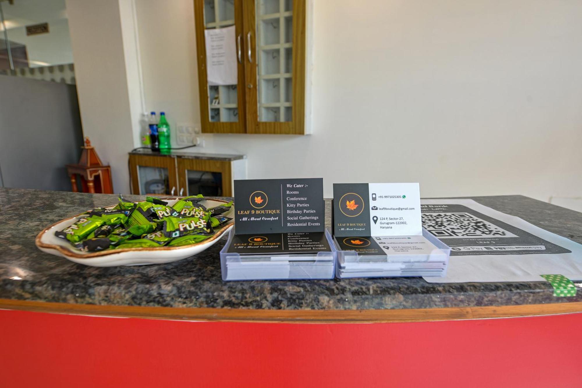 Hotel Leaf 9 Boutique, Near Golf Course Road And Galleria Market 구르가온 외부 사진