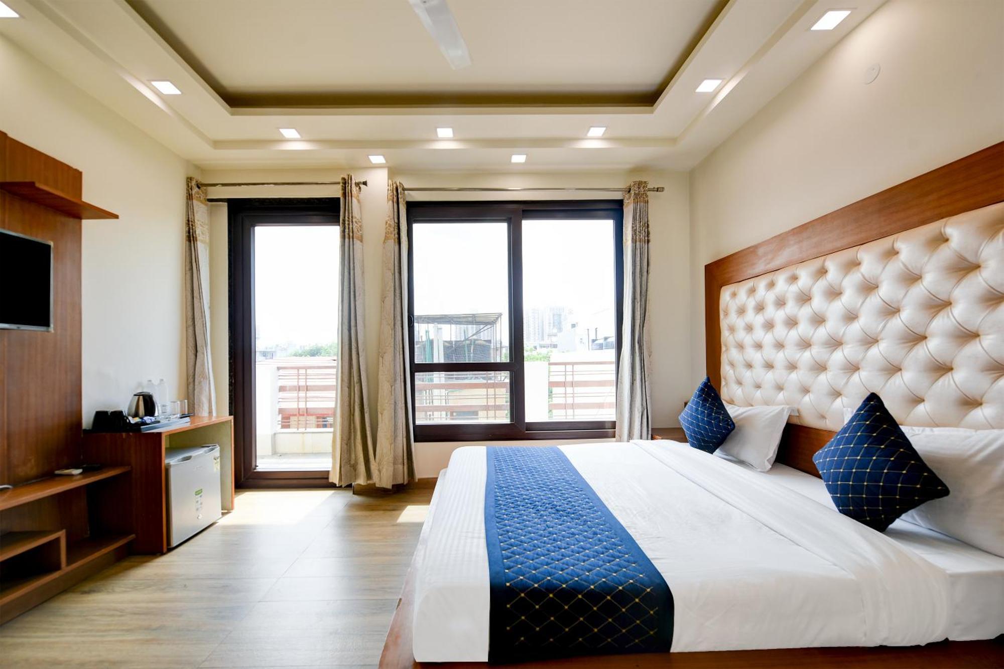 Hotel Leaf 9 Boutique, Near Golf Course Road And Galleria Market 구르가온 외부 사진
