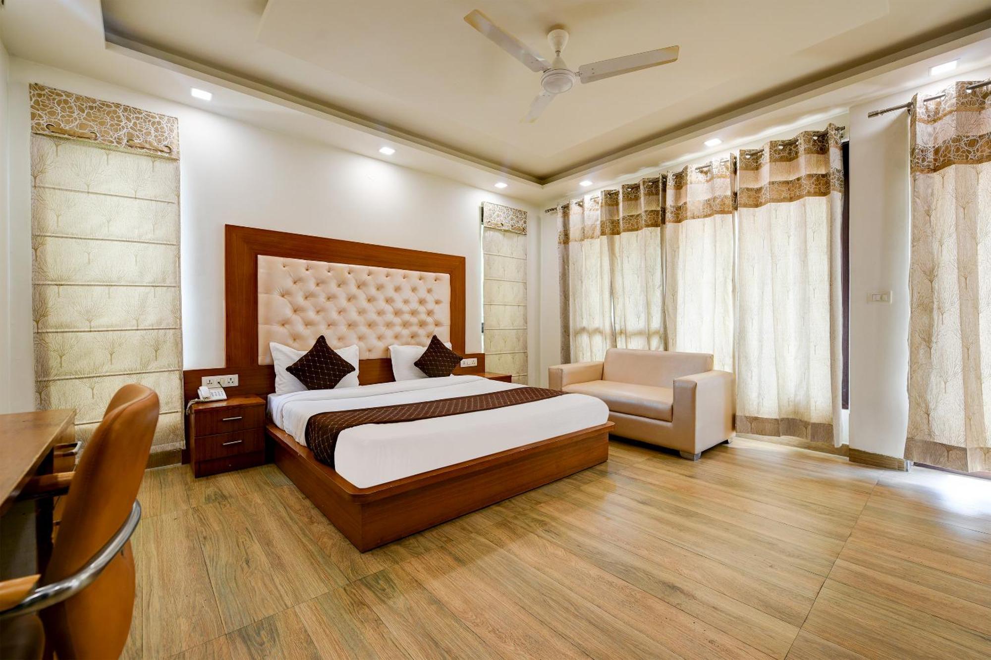 Hotel Leaf 9 Boutique, Near Golf Course Road And Galleria Market 구르가온 외부 사진