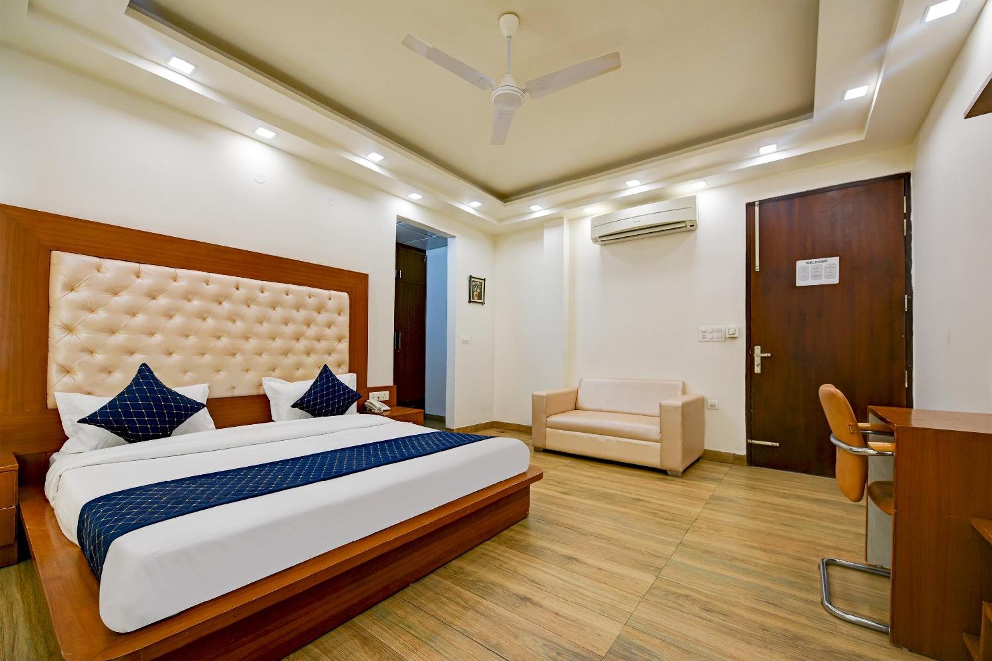 Hotel Leaf 9 Boutique, Near Golf Course Road And Galleria Market 구르가온 외부 사진