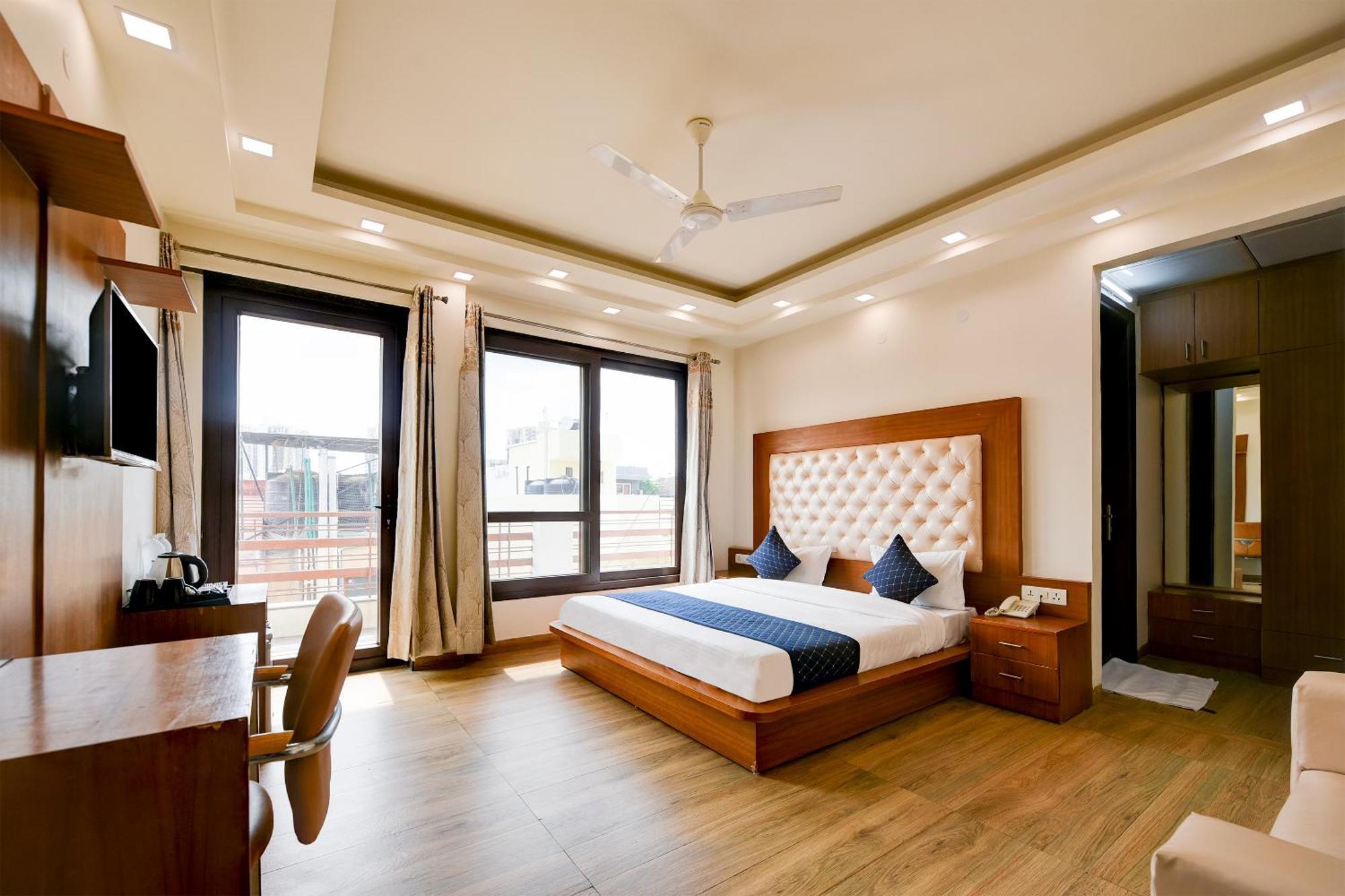 Hotel Leaf 9 Boutique, Near Golf Course Road And Galleria Market 구르가온 외부 사진