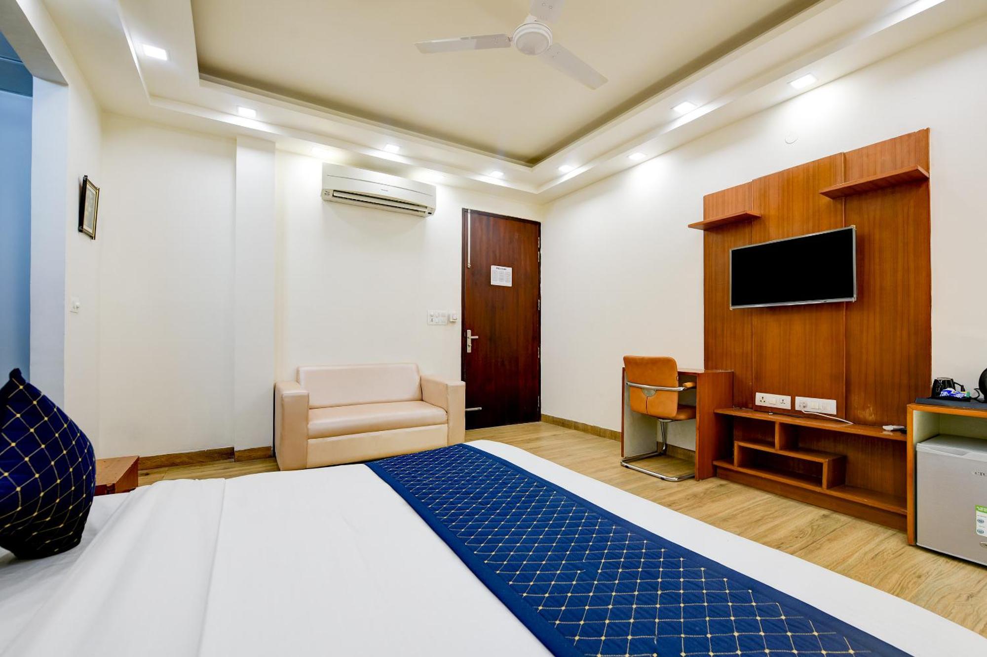 Hotel Leaf 9 Boutique, Near Golf Course Road And Galleria Market 구르가온 외부 사진